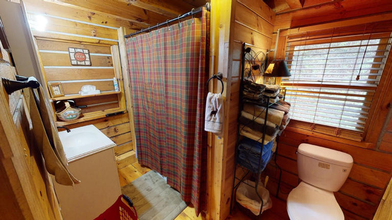 cabin in hocking hills